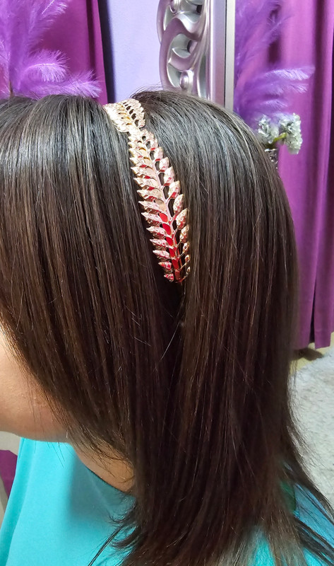 Diadema dorada hojas
