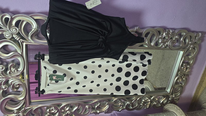 Falda lunares negros