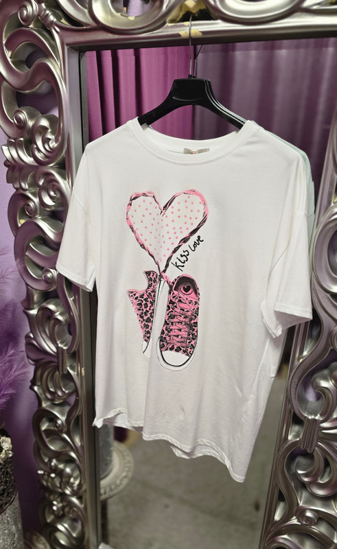 Camiseta curvy zapatillas
