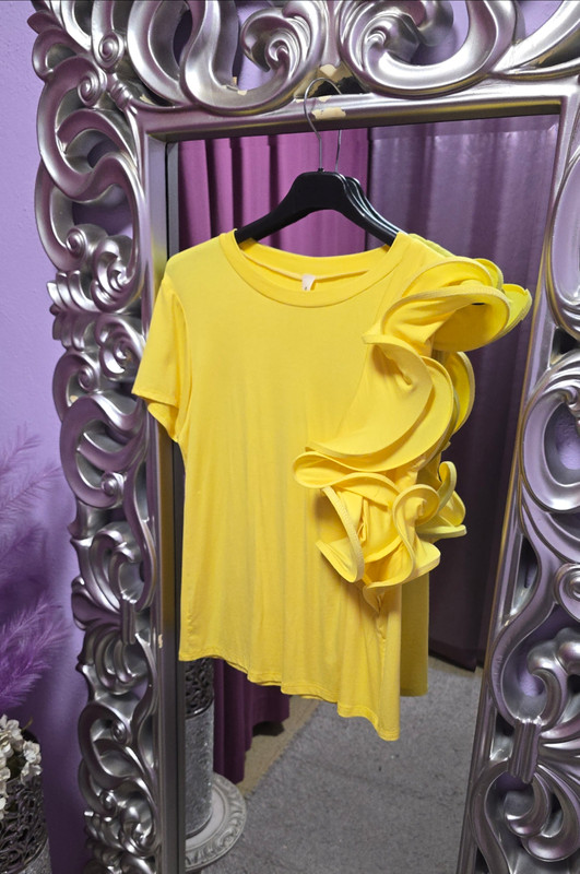 Camiseta volantes amarilla