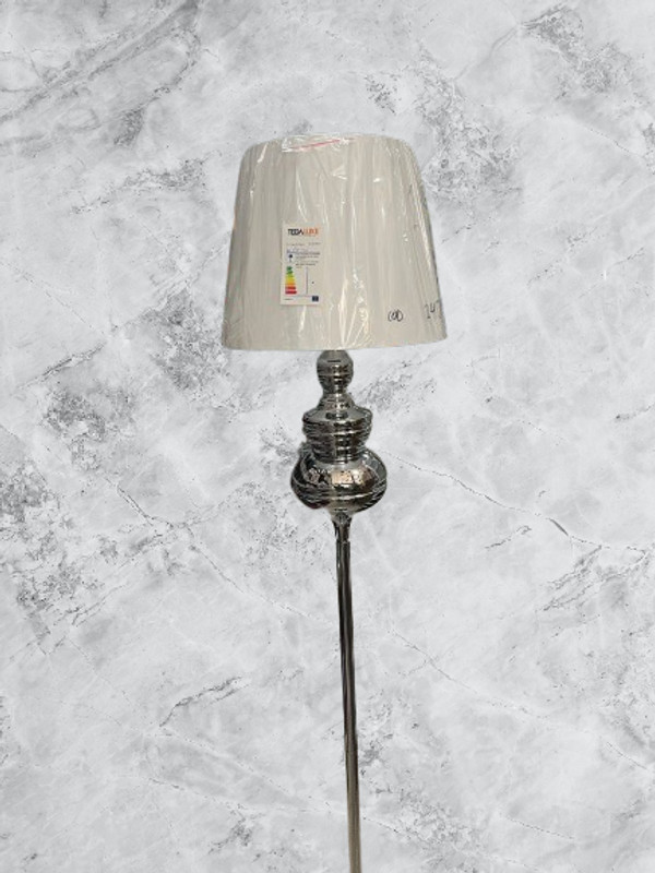 Lampara de pie tulipa crema
